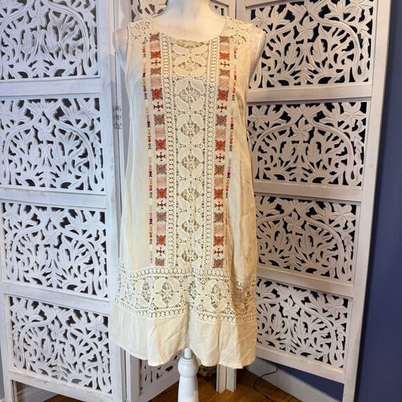 coco + jaimeson Dresses & Skirts - NWT coco + jaimeson Boho Cream and Orange Embroidered Mini Dress Sz M